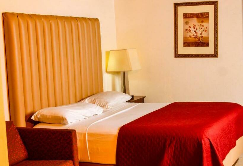 اتاق لوکس با تخت بزرگ, The Stafford Lodge