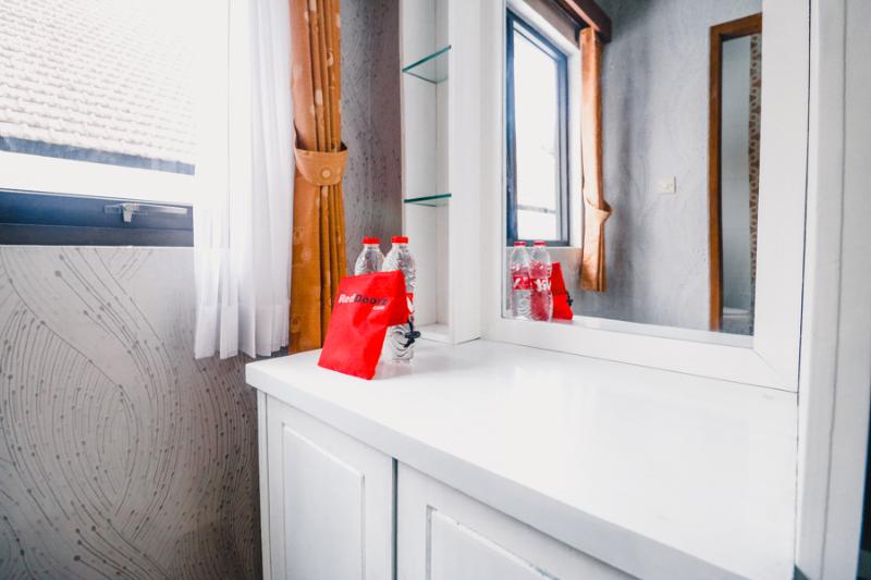 Номер Стандарт, Reddoorz Near Taman Rekreasi Selecta