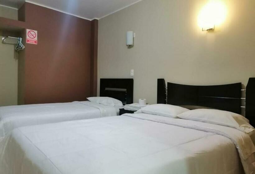 غرفة قياسية ثلاثية, Hostal La Noche Pisco