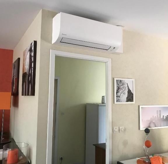 דירת חדר נוף לבריכה, Detente Rochelaise