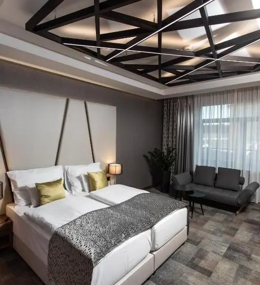 اتاق سوپریور با چشم‌انداز شهر, Artis Boutique
