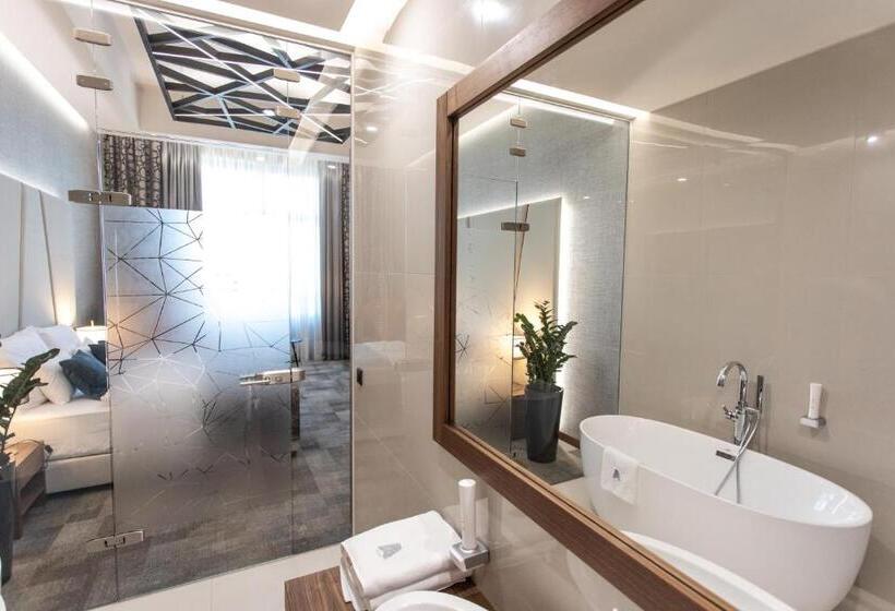 디럭스 룸, Artis Boutique