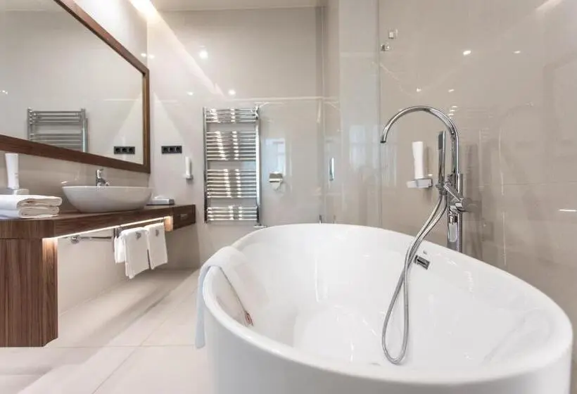 اتاق لوکس, Artis Boutique