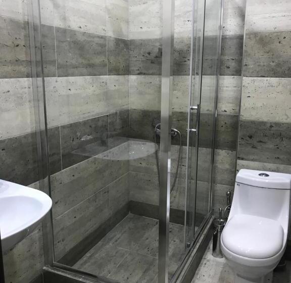 이그제큐티브 트리플, Hobby