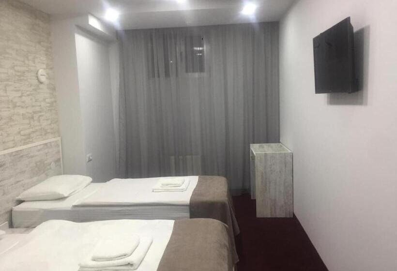 이코노미 룸, Hobby