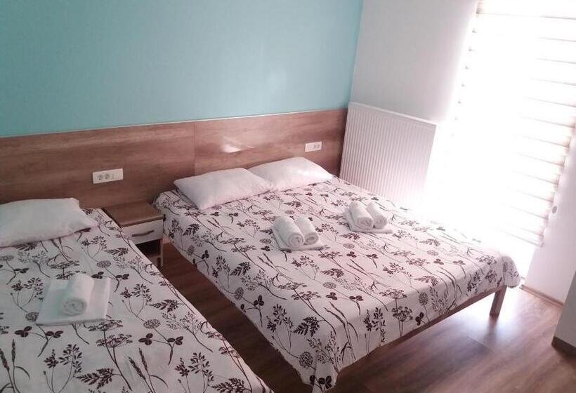 اتاق لوکس, Mediteran B&b