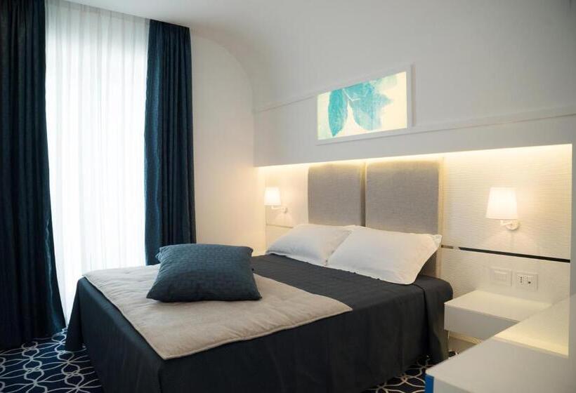 デラックスルーム, Al Chiar Di Luna