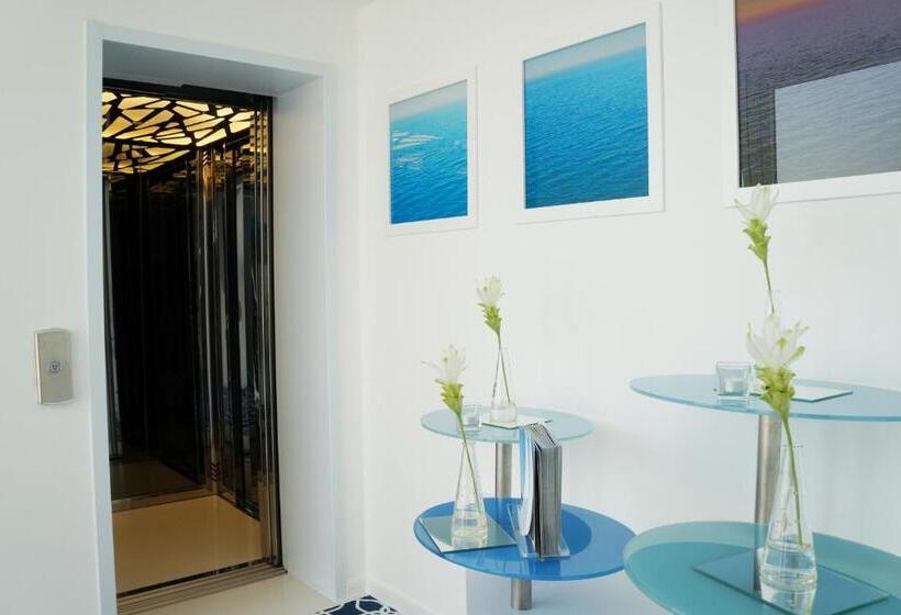 デラックスルーム, Al Chiar Di Luna