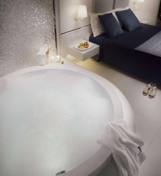 バスタブ付きスタンダードルーム, Al Chiar Di Luna