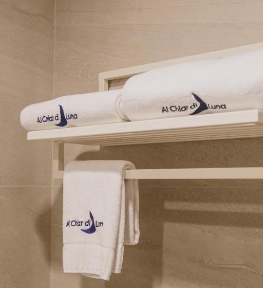 エコノミールーム, Al Chiar Di Luna