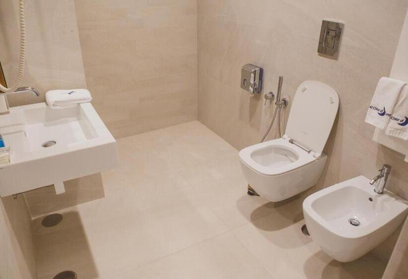 エコノミールーム, Al Chiar Di Luna