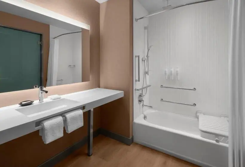 身障者適用クイーンサイズベッドルーム, Ac Hotel By Marriott Scottsdale Old Town