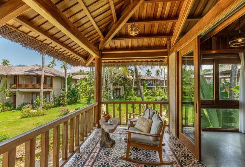 اتاق پریمیوم با بالکن, Grand Ocean Bay Resort Phu Quoc