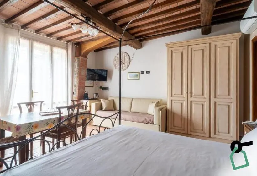 スタンダードスタジオ, Hotiday Relais Costa Degli Etruschi