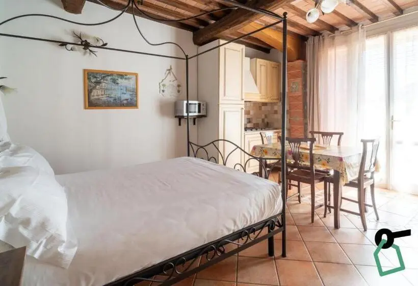 スタンダードスタジオ, Hotiday Relais Costa Degli Etruschi
