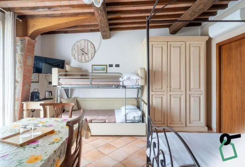 スタンダードスタジオ, Hotiday Relais Costa Degli Etruschi