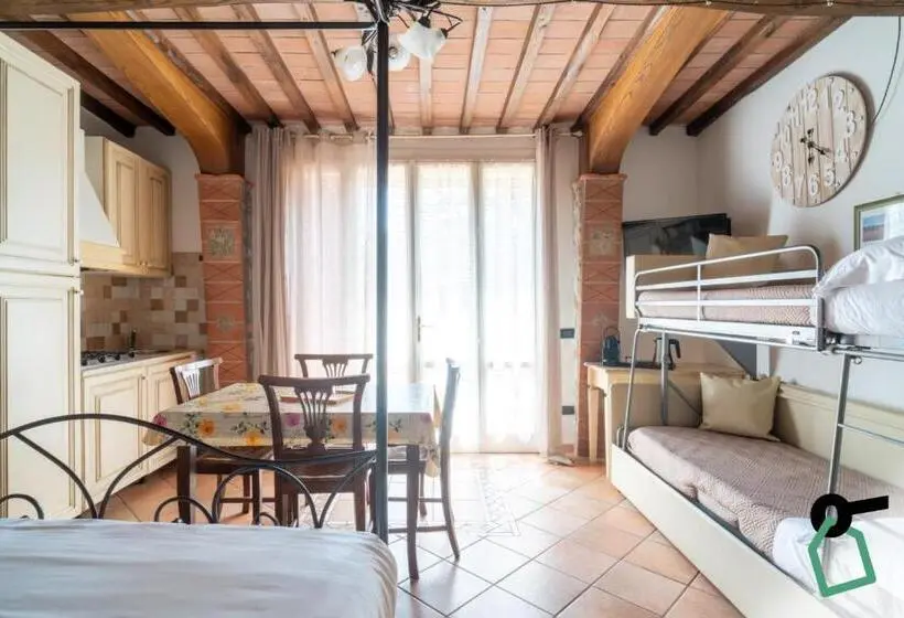 スタンダードスタジオ, Hotiday Relais Costa Degli Etruschi