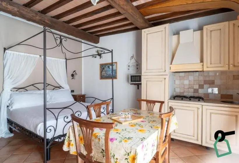 スタンダードスタジオ, Hotiday Relais Costa Degli Etruschi