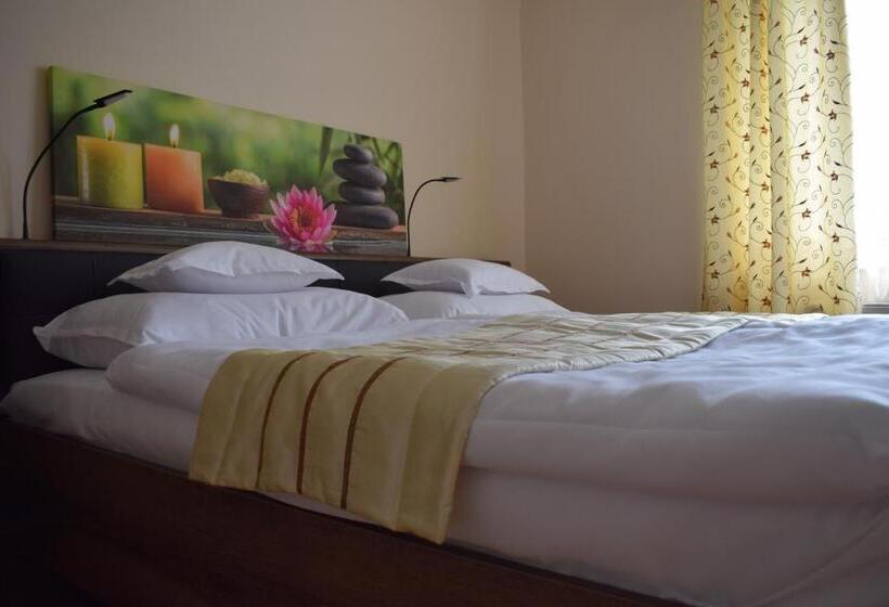 Family Suite, Orient Apartmanház
