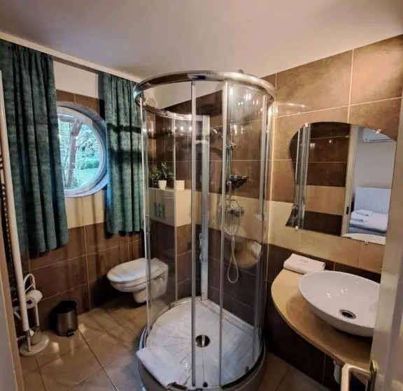 テラス付き１ベッドルームアパートメント, Orient Apartmanház