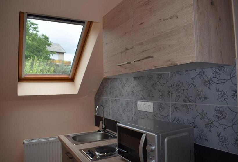 带1个卧室带花园景观的公寓, Orient Apartmanház