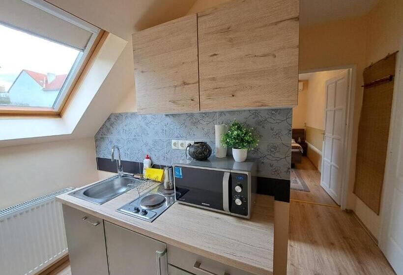 带1个卧室带花园景观的公寓, Orient Apartmanház