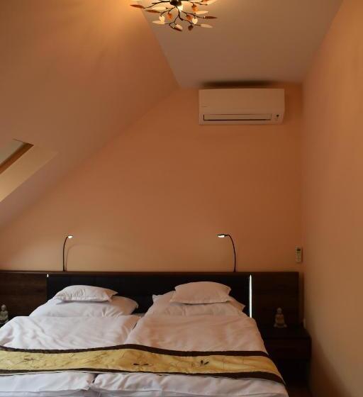 带1个卧室带花园景观的公寓, Orient Apartmanház