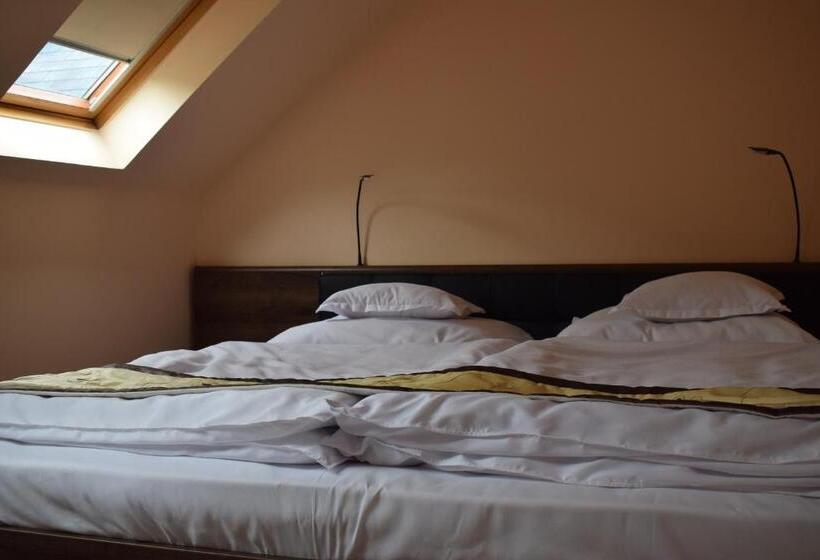 带1个卧室带花园景观的公寓, Orient Apartmanház