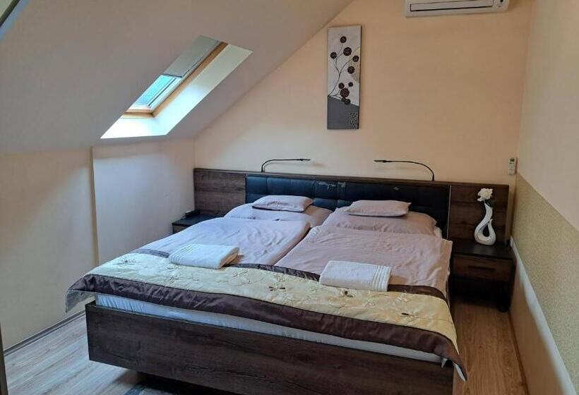 Апартаменты 1 Спальня Вид на Сад, Orient Apartmanház