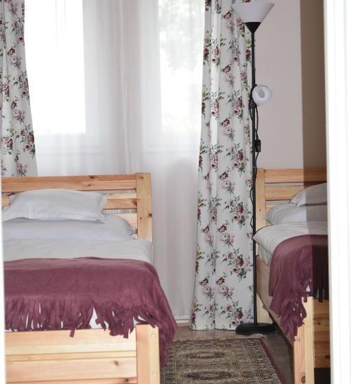 基本间, Orient Apartmanház