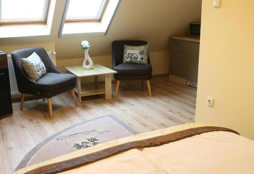 带1个卧室的豪华公寓, Orient Apartmanház