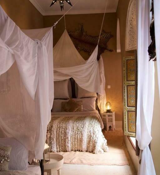 اتاق لوکس سه تخته, The Bohemian Jungle