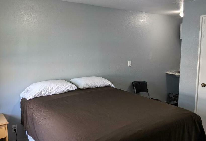 غرفة قياسية, Birdsong Motel