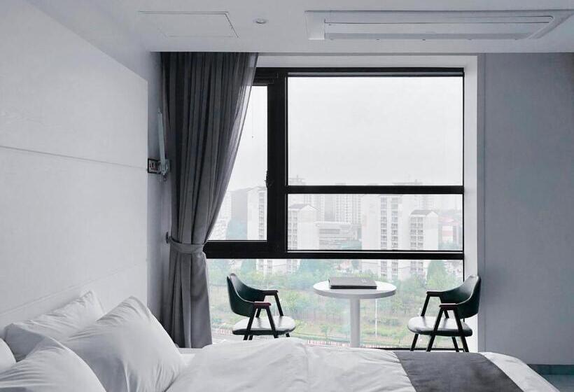 标准房带园景, Rosabell