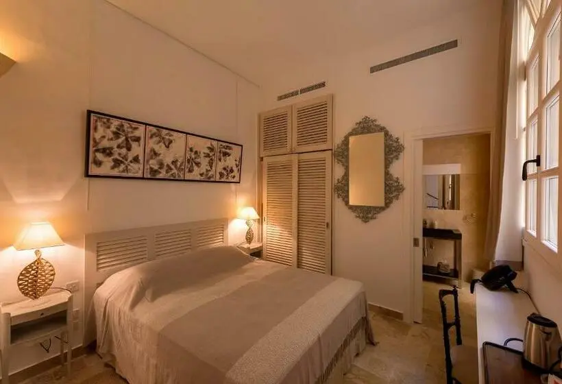 اتاق استاندارد, The Snop House