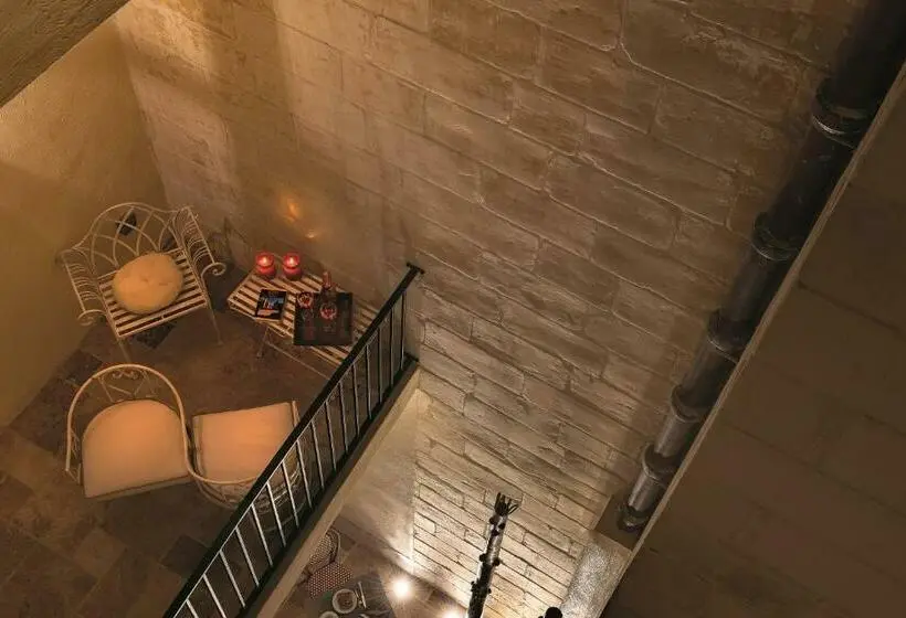 اتاق استاندارد, The Snop House