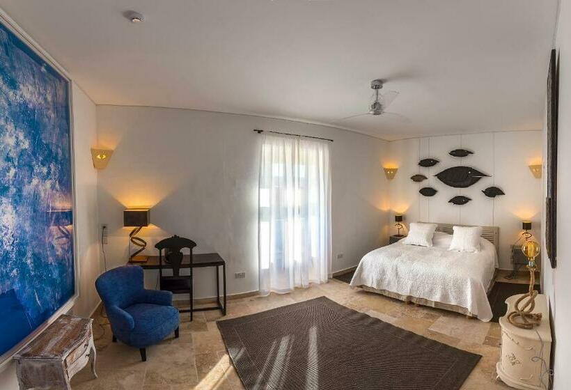 اتاق لوکس, The Snop House
