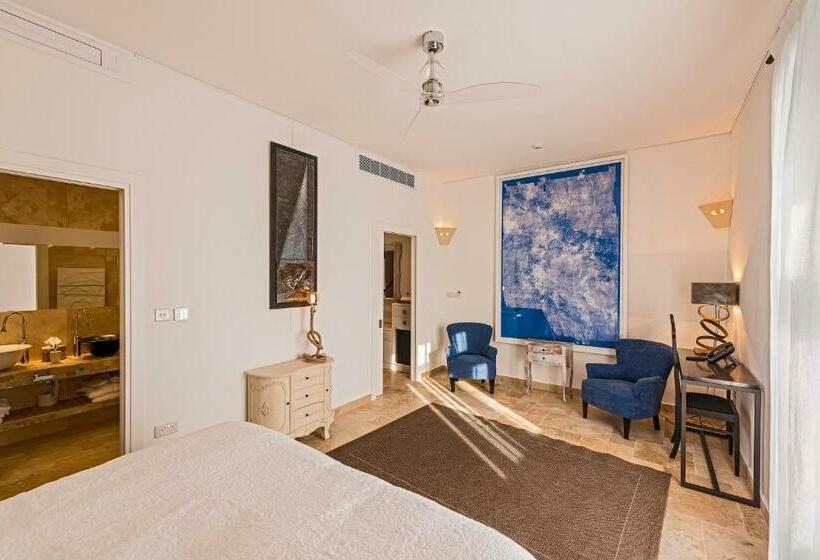 اتاق لوکس, The Snop House