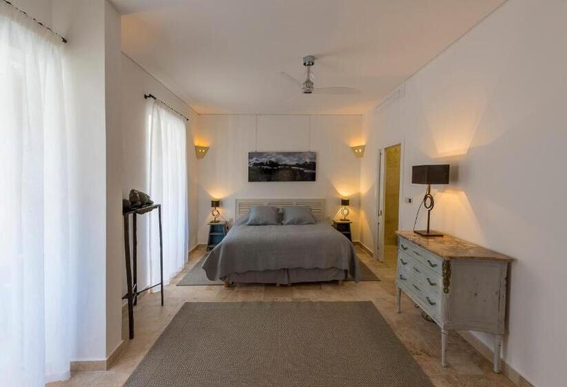 اتاق لوکس, The Snop House