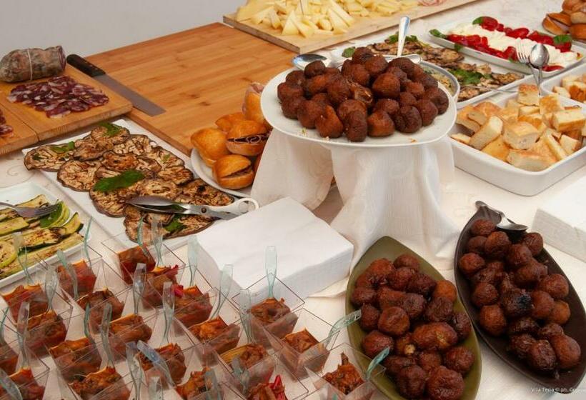 فيلا غرفة نوم واحدة مطلّة علي البحر, Villa Tecla