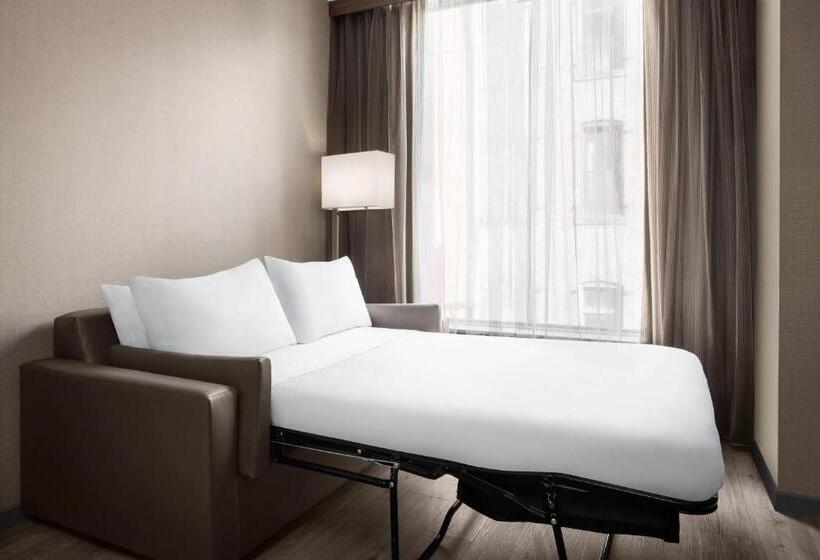 带大床的标准间, Ac Hotel By Marriott Pittsburgh Downtown