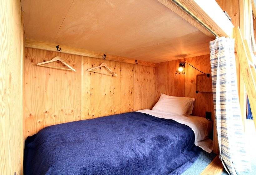 Кровать в Общей Комнате, Cocoreto The Guesthouse Daikon Island
