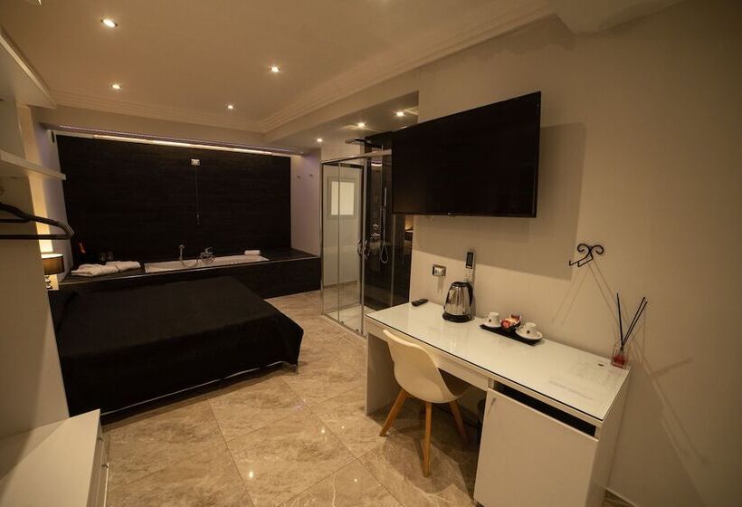 جناح مزود بجاكوزى, Tropea Luxury & Charm