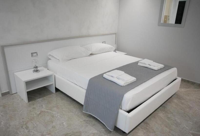 جناح مزود بجاكوزى, Tropea Luxury & Charm