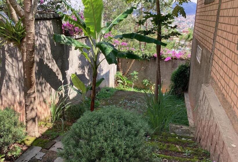 ویلای یک اتاق خوابه با استخر شنا, Villa Chezsoa, Antananarivo