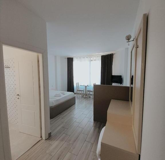 스탠다드 트리플 룸, Restaurant Univers