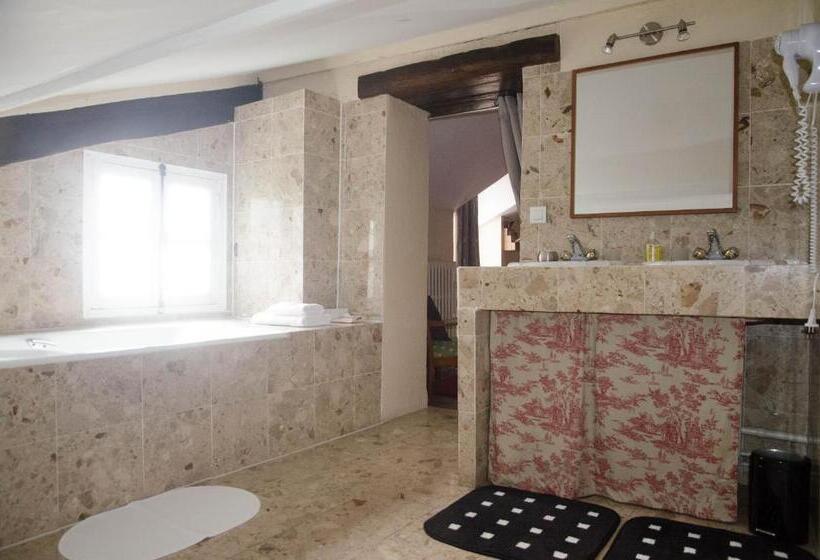 חדר דלוקס, Les Pierres De Chevreuse