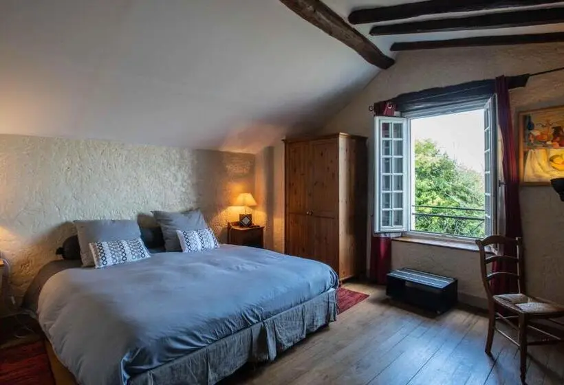 デラックスルーム, Les Pierres De Chevreuse