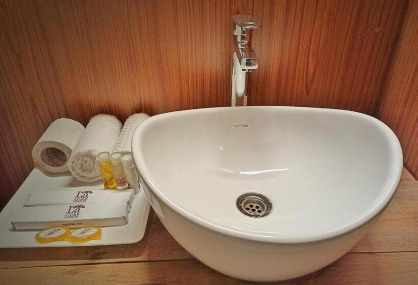 اتاق سوپریور با تخت بزرگ, Lahermitage Resort