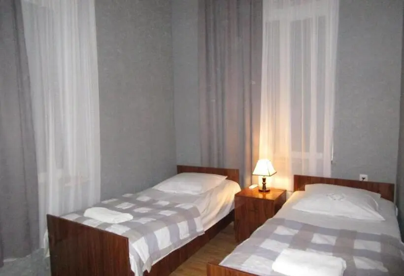 اتاق اکونومی, Guest House T&n